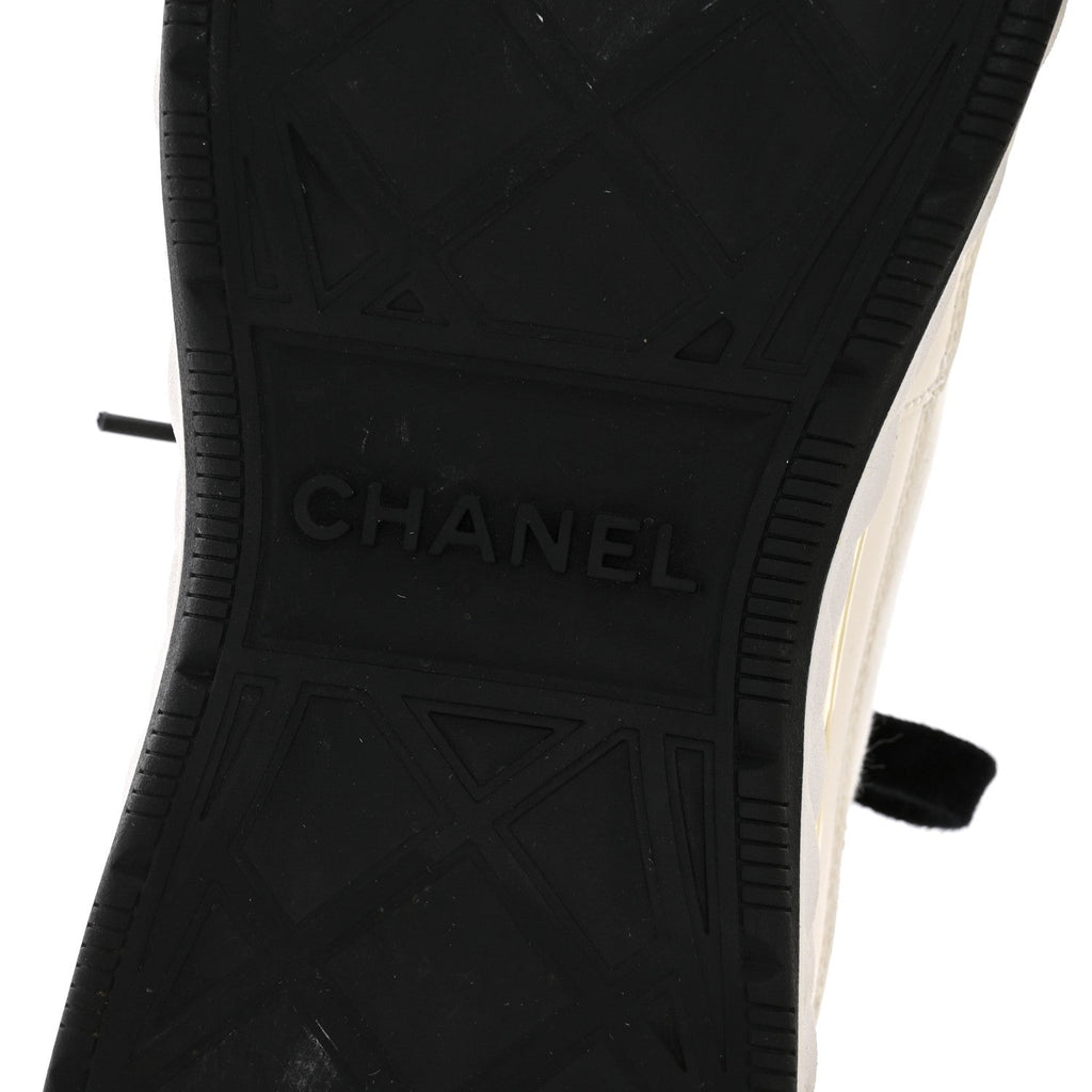 Chanel Velvet Calfskin Mixed Fibers Women's CC Sneakers 40 Ivory Black
