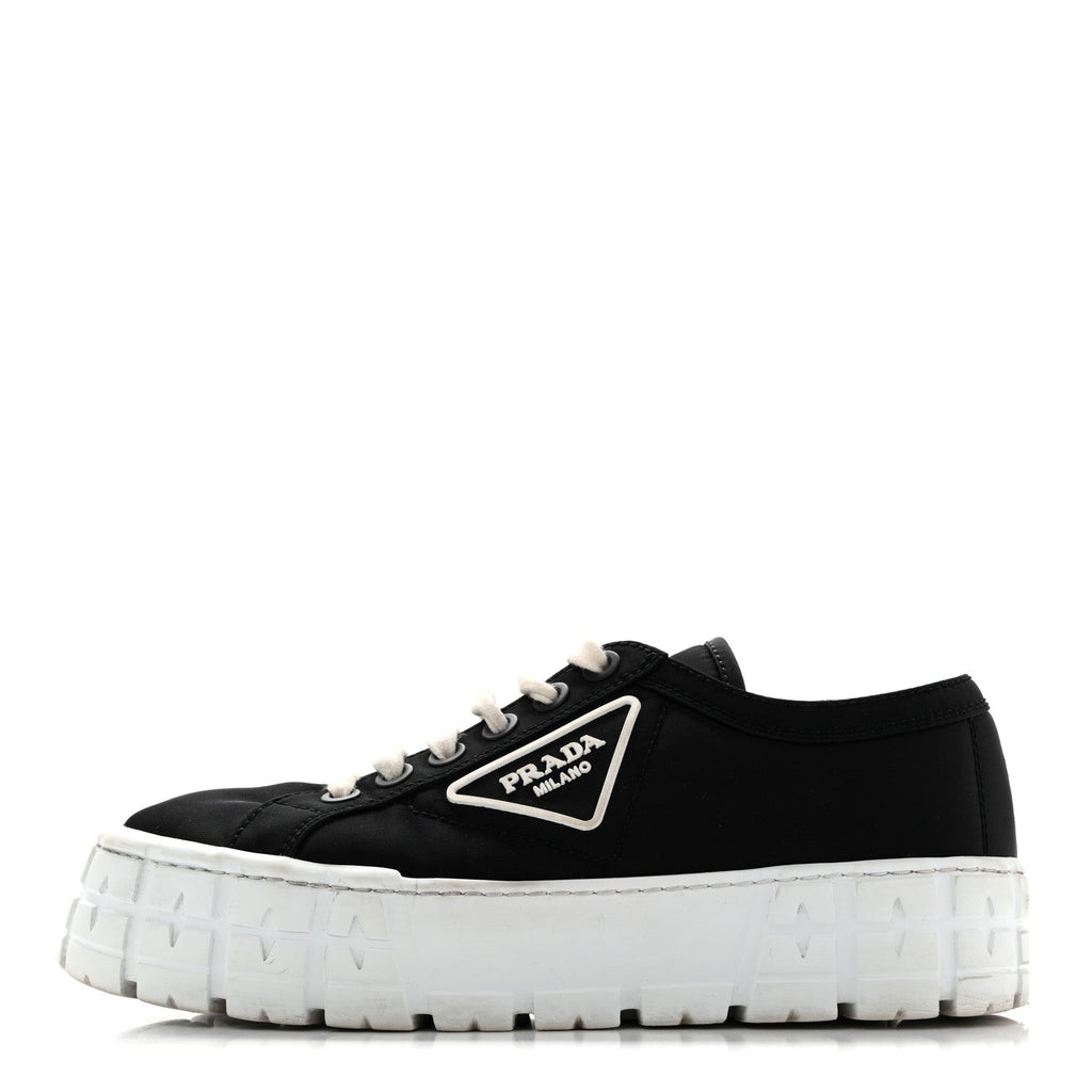 Prada Re-Nylon Gabardine Women's Triangle Logo Double Wheel 50mm Sneakers 38.5 Black