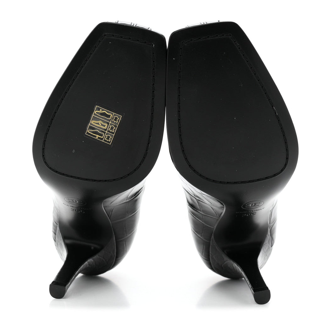 Chanel Crocodile Embossed Patent Calfskin Women's Pumps 36 Black