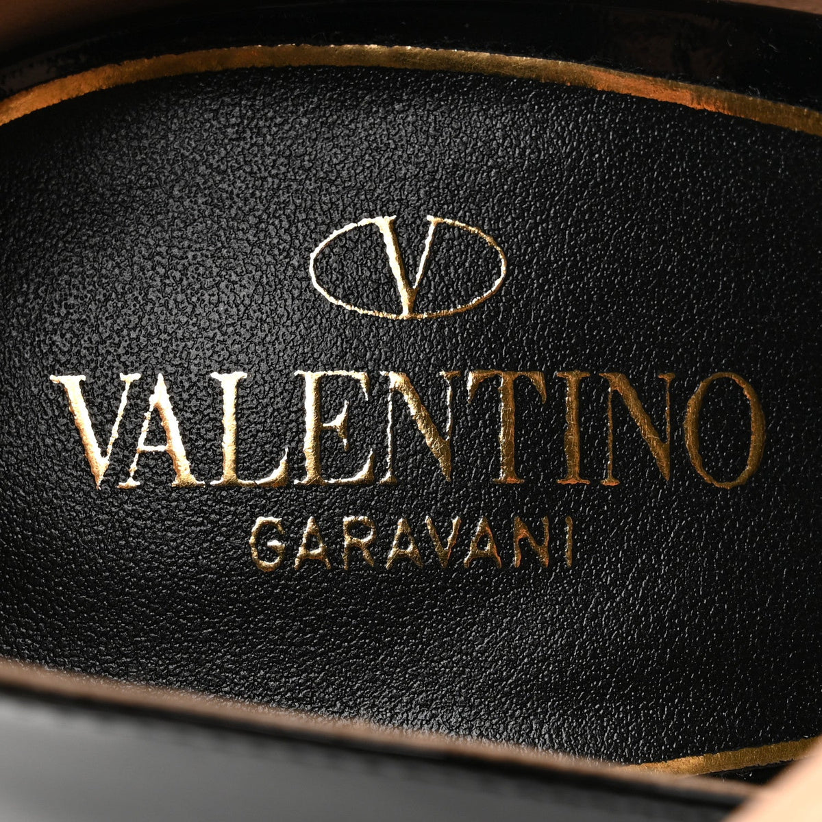 Valentino Garavani Patent Women's Tan-Go Platform Pumps 40 Black