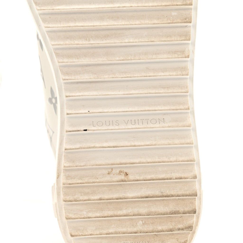 Louis Vuitton Calfskin Women's Monogram Debossed Time Out Sneakers 38 White Silver