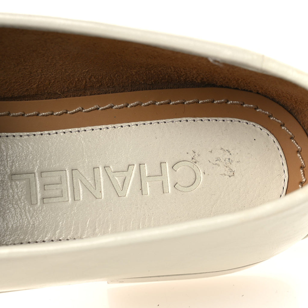 Chanel Shiny Calfskin Pearl CC Women's Mocassin Loafers 36 White