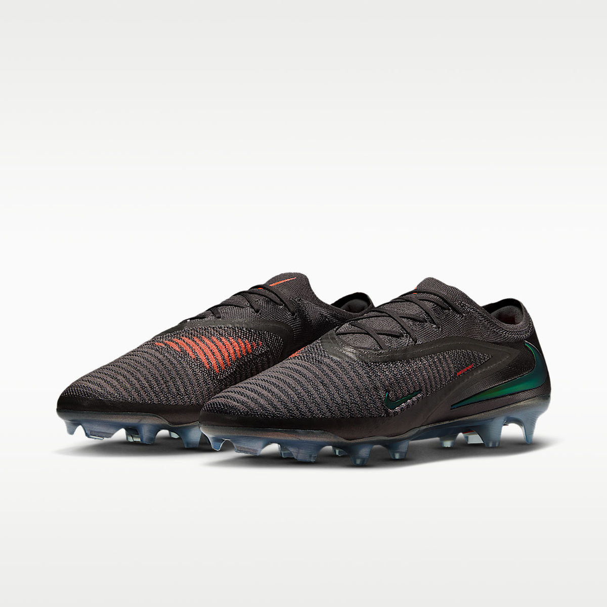 Phantom 6 Low Elite LV8 Firm-Ground Soccer Cleats Gripknit Medium Ash/Black/Gold Amber