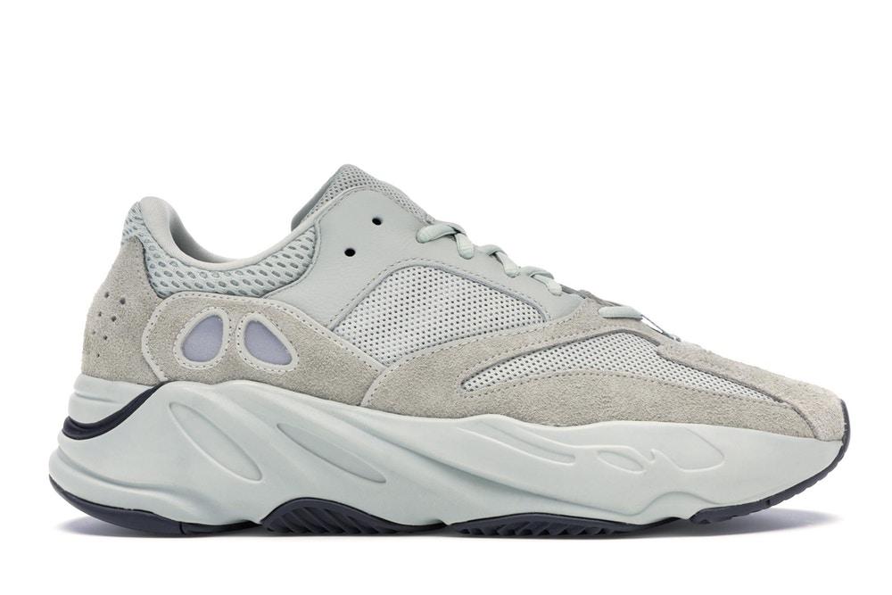 Classic Sneakers in Salt/Salt/Salt - EG7487