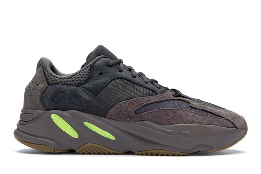 Classic Sneakers in Mauve/Mauve/Mauve - EE9614